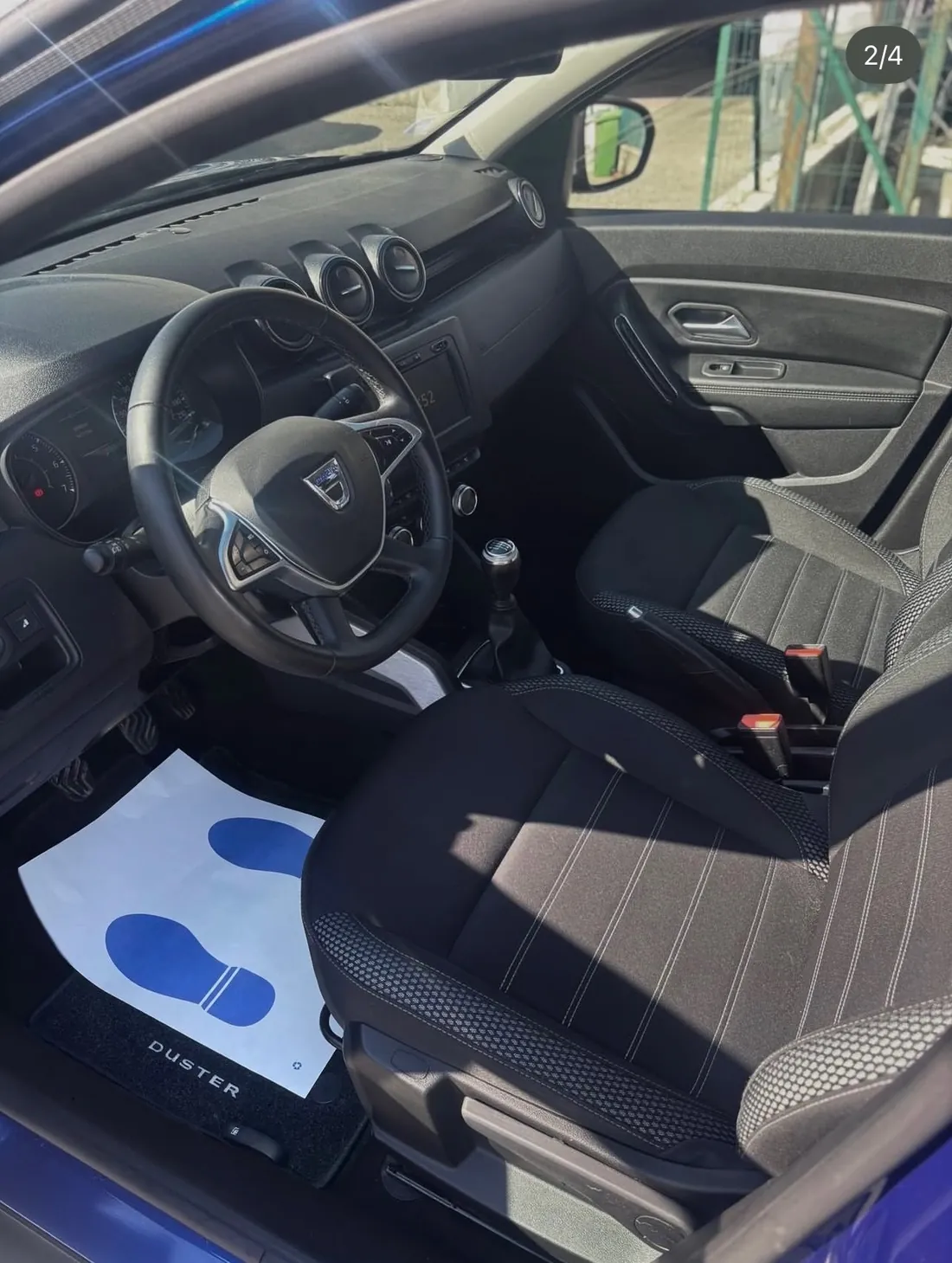 Intérieur Dacia Duster après nettoyage complet Auto Pro Wash à Gap